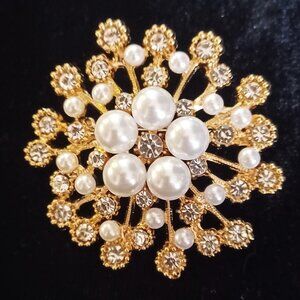 Pearl & Rhinestone Broooch